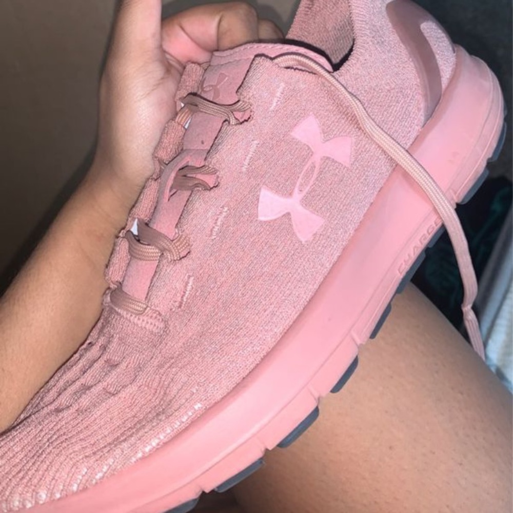 COPY - UNDER ARMOUR WORK OUT SHOES SIZE 6.5y